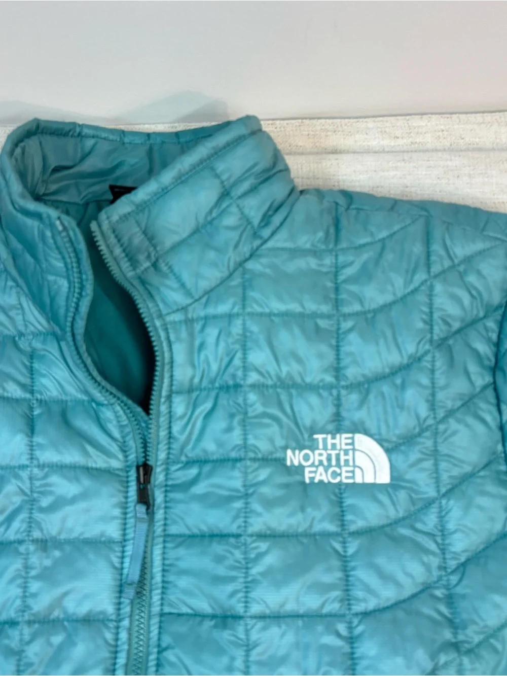 The North Face Men’s S Teal Thermoball Quilted Puffer Jacket full zip